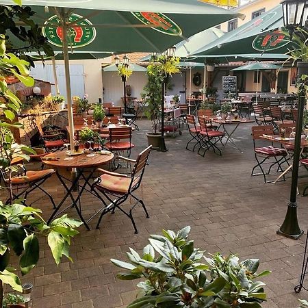 Groß-Zimmern Pension Goldene Mitte מראה חיצוני תמונה